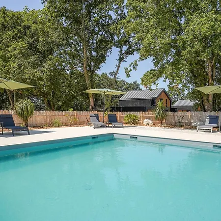 N°22, Piscine Commune, 1